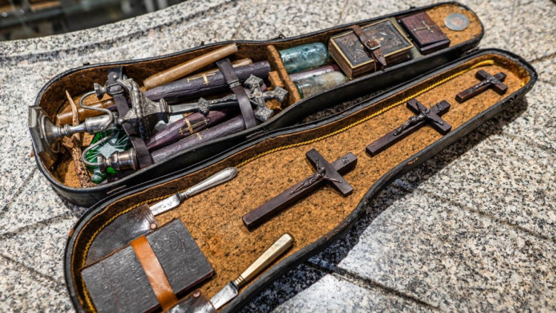 Un muzeu din Polonia dezvăluie un kit rar pentru uciderea vampirilor. Unde a fost descoperit