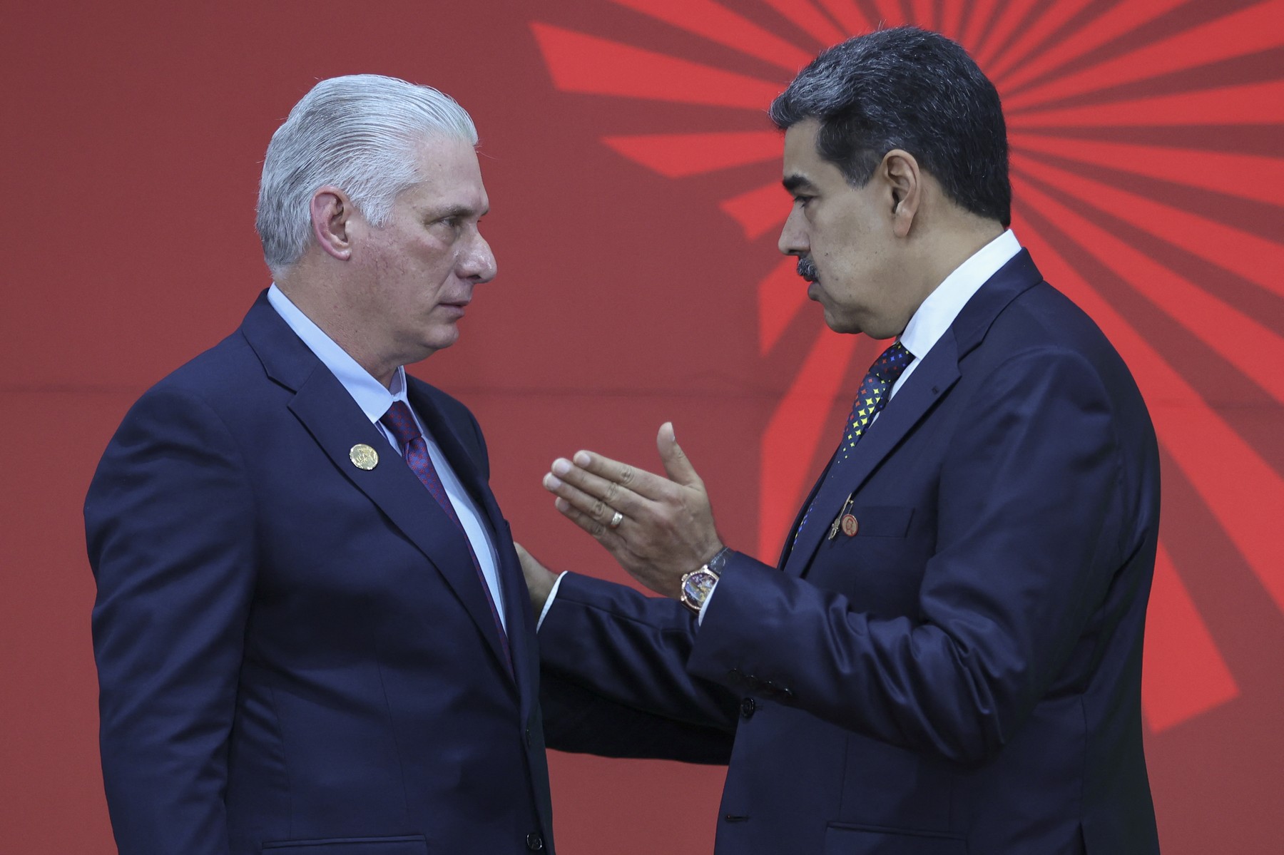 Norii se înnegresc pe cerul liderilor Cubei: după pierderea lui Maduro, o criză de petrol ar putea fi sfârșitul susținerii populare