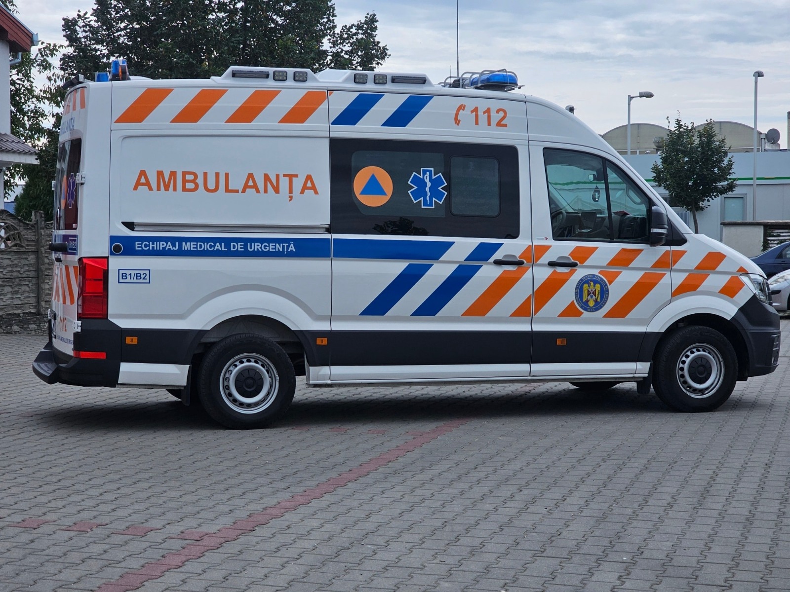 O şicanare în trafic începută în Botoşani s-a terminat cu un accident în Iaşi. Un tânăr de 18 ani a ajuns în stare gravă la spital