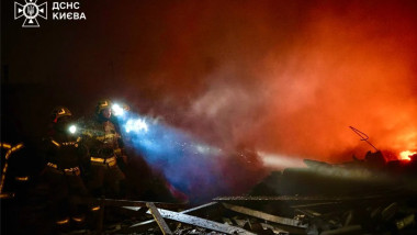 Urmările atacului rusesc din Kiev. Foto DSNS Kieva