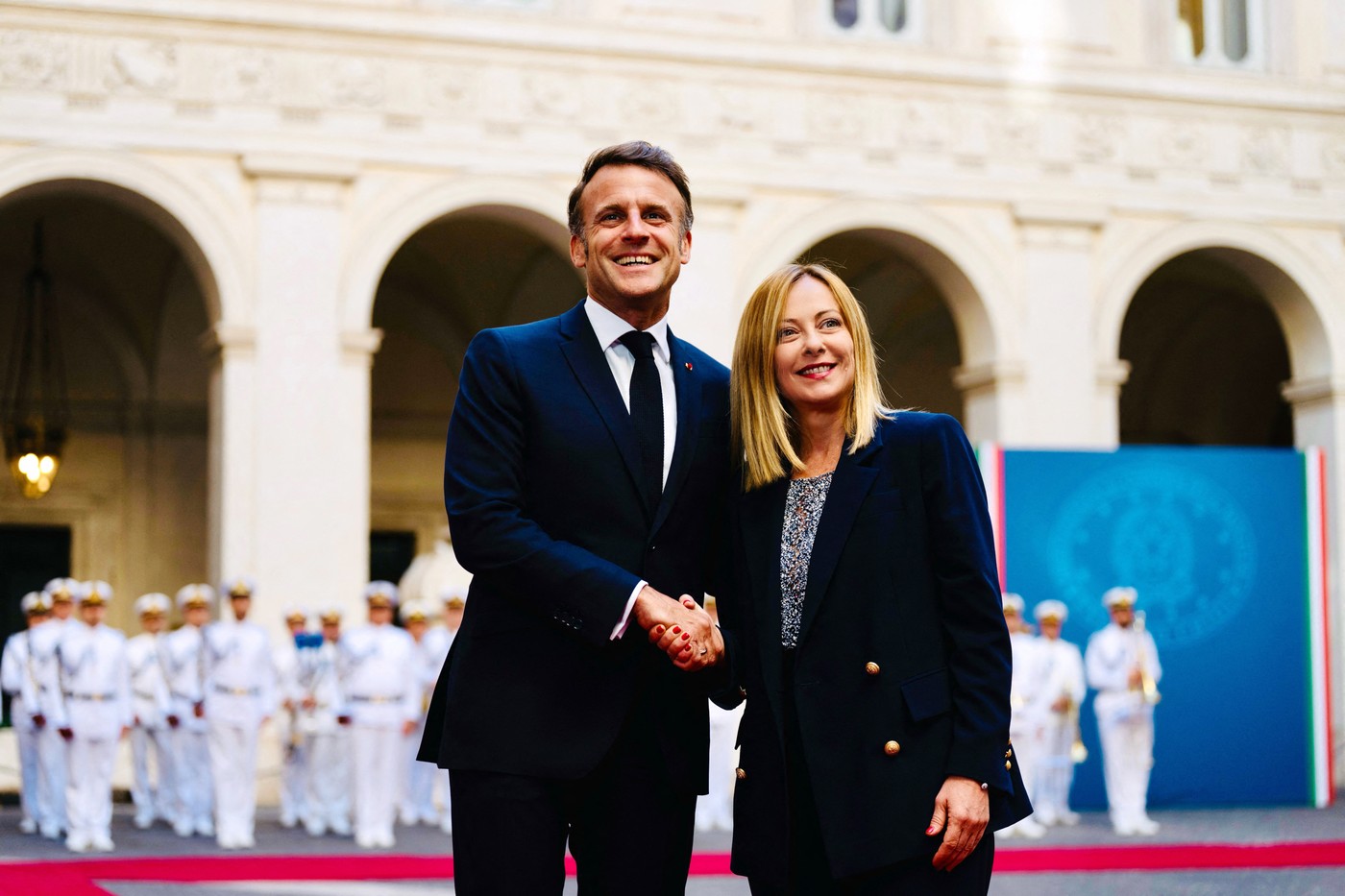 Giorgia Meloni îi dă dreptate lui Emmanuel Macron: „A venit momentul ca Europa să discute şi cu Rusia”