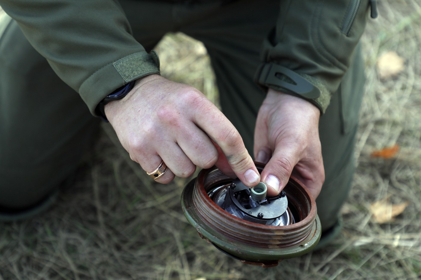 Scandal în Ucraina: 70 de milioane de dolari furați de o companie de tehnică militară care a fabricat mine care nu explodează