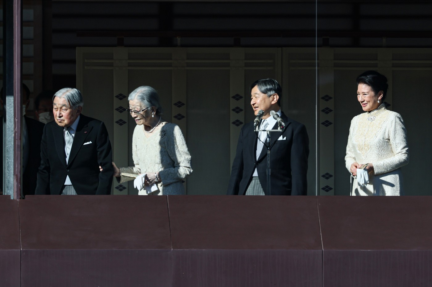 Un tânăr s-a dezbrăcat complet în fața împăratului Japoniei în timpul discursului de Anul Nou