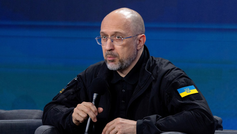 Volodimir Zelenski îl înlocuieşte pe ministrul apărării, Denis Şmîhal