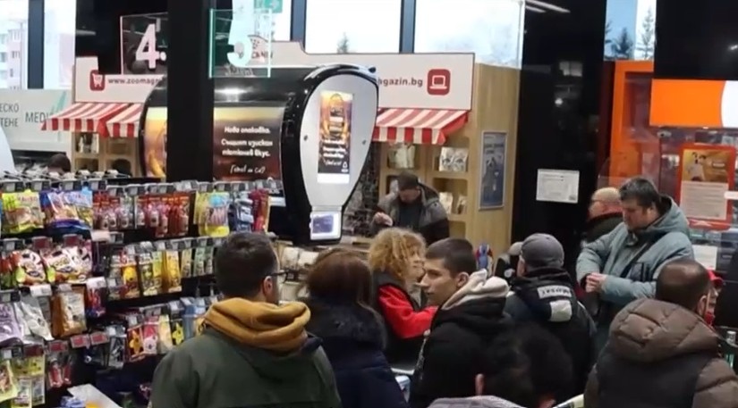 Haos în Bulgaria după trecerea la euro. Oamenii s-au trezit că, deși vor să plătească în euro, sunt refuzați de comercianți