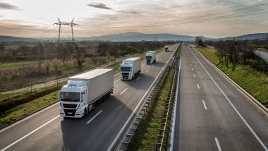 tiruri pe autostrada