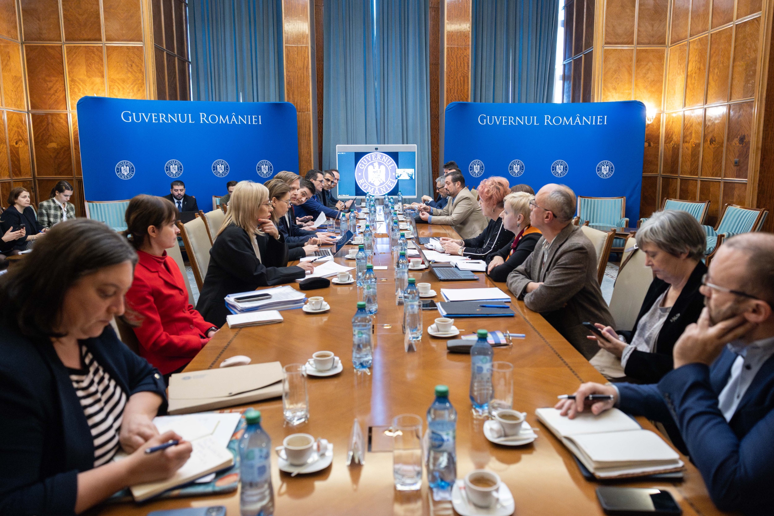 Comitetul pentru revizuire legilor justiției stabilește reorganizarea instanțelor și un audit independent al repartizării cauzelor