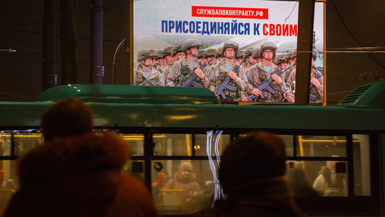 Mai multe regiuni din Rusia au introdus bonusuri uriașe pentru a recruta soldați. Cât se oferă în acest moment „la semnătură”