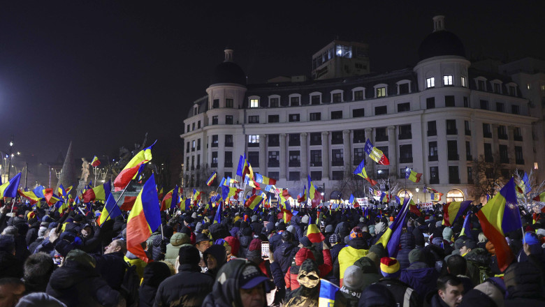 Jandarmeria Capitalei: Patru amenzi, în valoare totală de 10.400 de lei, după manifestaţia din Piaţa Victoriei