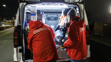 THEME PICTURE - COLD WEATHER HOTLINE / WINTER / POVERTY / HOMELESSNESS / CARITAS