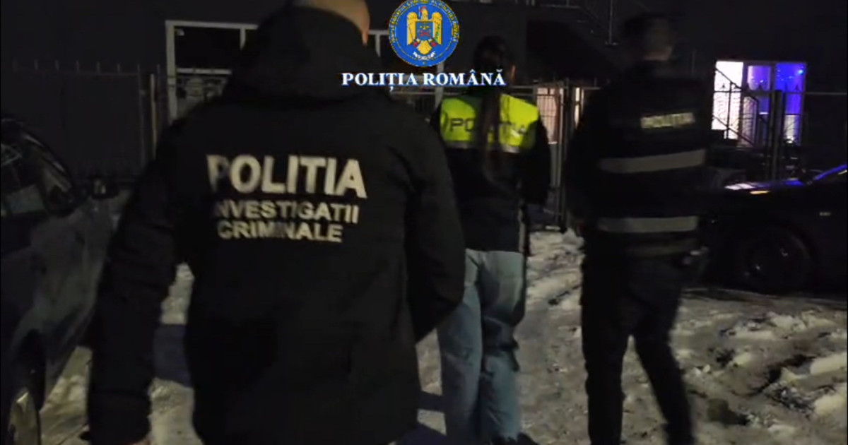 Falsificatori de pensii militare, reținuți în Constanța pentru fraudă bancară mass-media