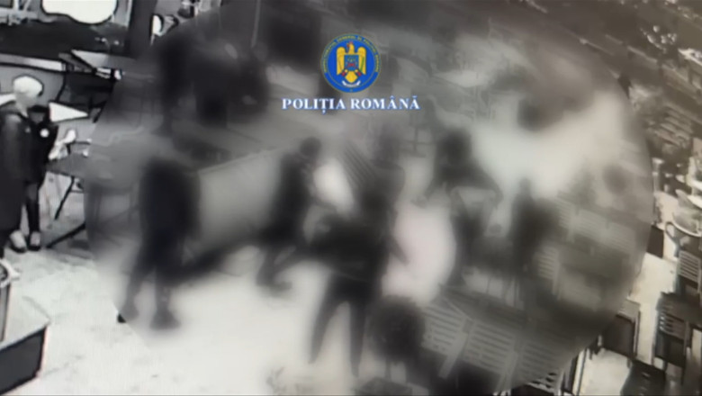 VIDEO  Scandal și bătaie într-un mall din Pitești. 11 tineri, reținuți după o încăierare violentă