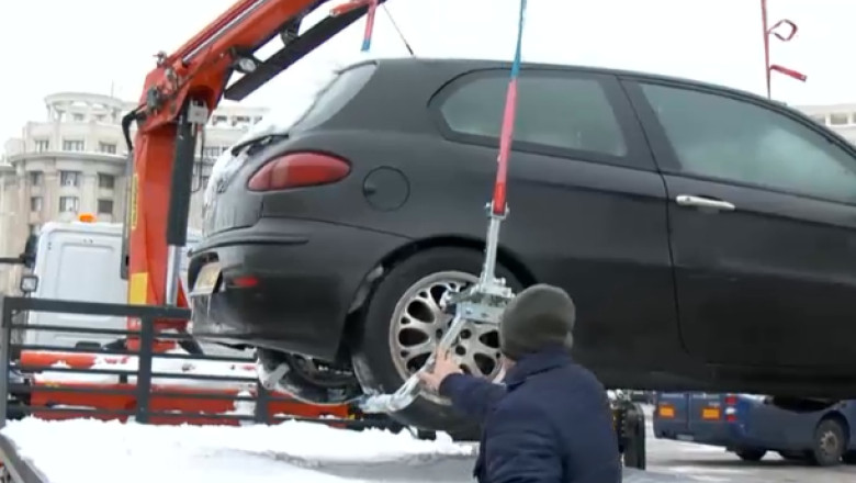 Mașinile parcate neregulamentar în sectorul 3 nu vor mai fi ridicate, dacă șoferul afișează un număr de telefon și răspunde la apel
