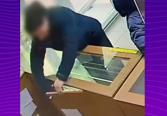 Furt la amanet în Sector 4: recidivist eliberat în decembrie surprins de camerele de supraveghere