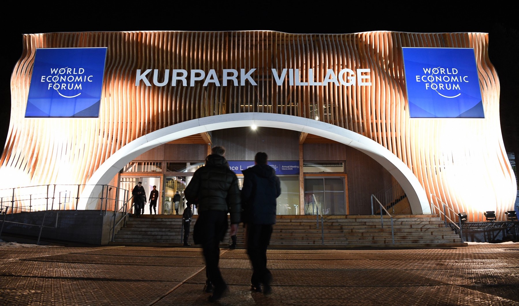 Cine participă din partea României la Forumul Economic Mondial de la Davos. „Cea mai consistentă delegaţie”