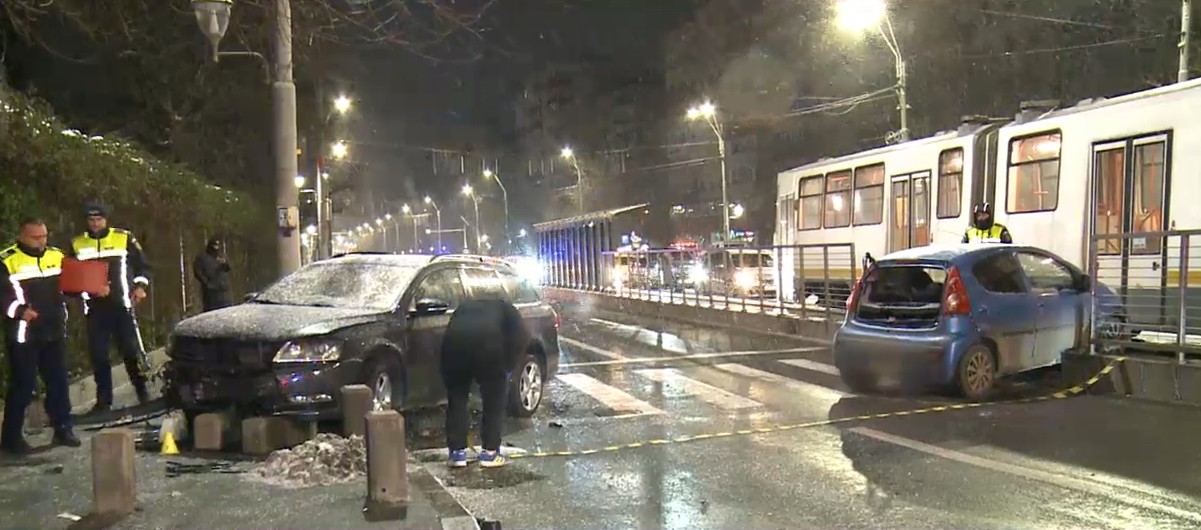 Accident în lanț la o trecere de pietoni din București: Un pieton a ajuns în stare gravă la spital