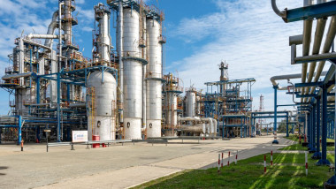 refinery_instalations_complex_3_1549_1080_80_bigger