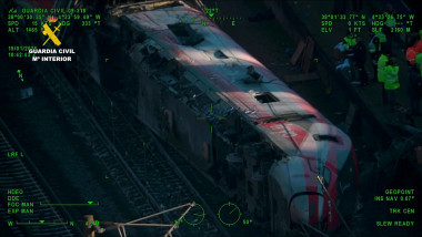 Echipele de intervenție la locul accidentului feroviar din Spania