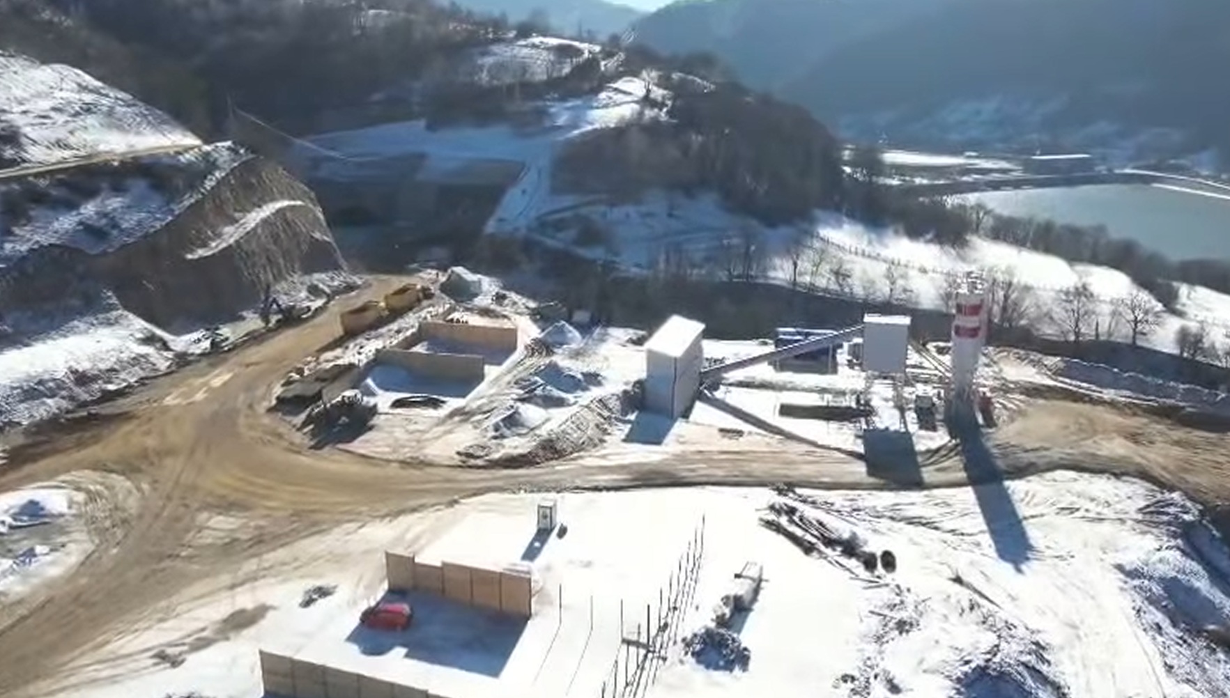 Lucrările pe A1 Sibiu-Piteşti avansează și pe timp de iarnă. Șeful CNAIR: „Săpăturile în versant nu sunt împiedicate de vreme”