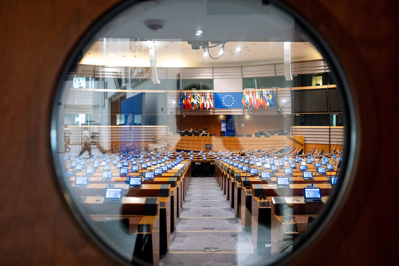 Nouă moțiune de cenzură împotriva Ursulei von der Leyen. Patrioții pentru Europa contestă acordul UE-Mercosur