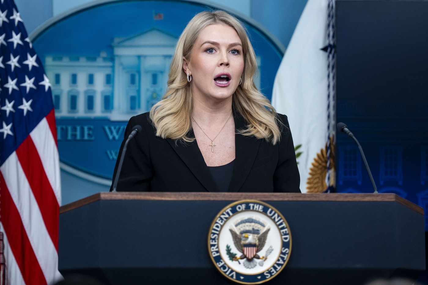 Anunțul Casei Albe despre opțiunile lui Trump legate de Iran. „Bombardamentele, una dintre numeroasele variante”