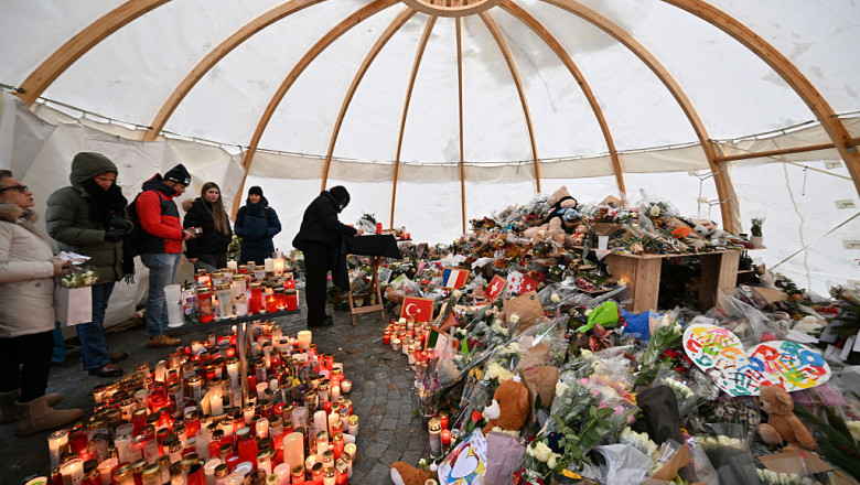 Charlie Hebdo, dată în judecată în Elveția după caricatura despre incendiul mortal din Crans-Montana