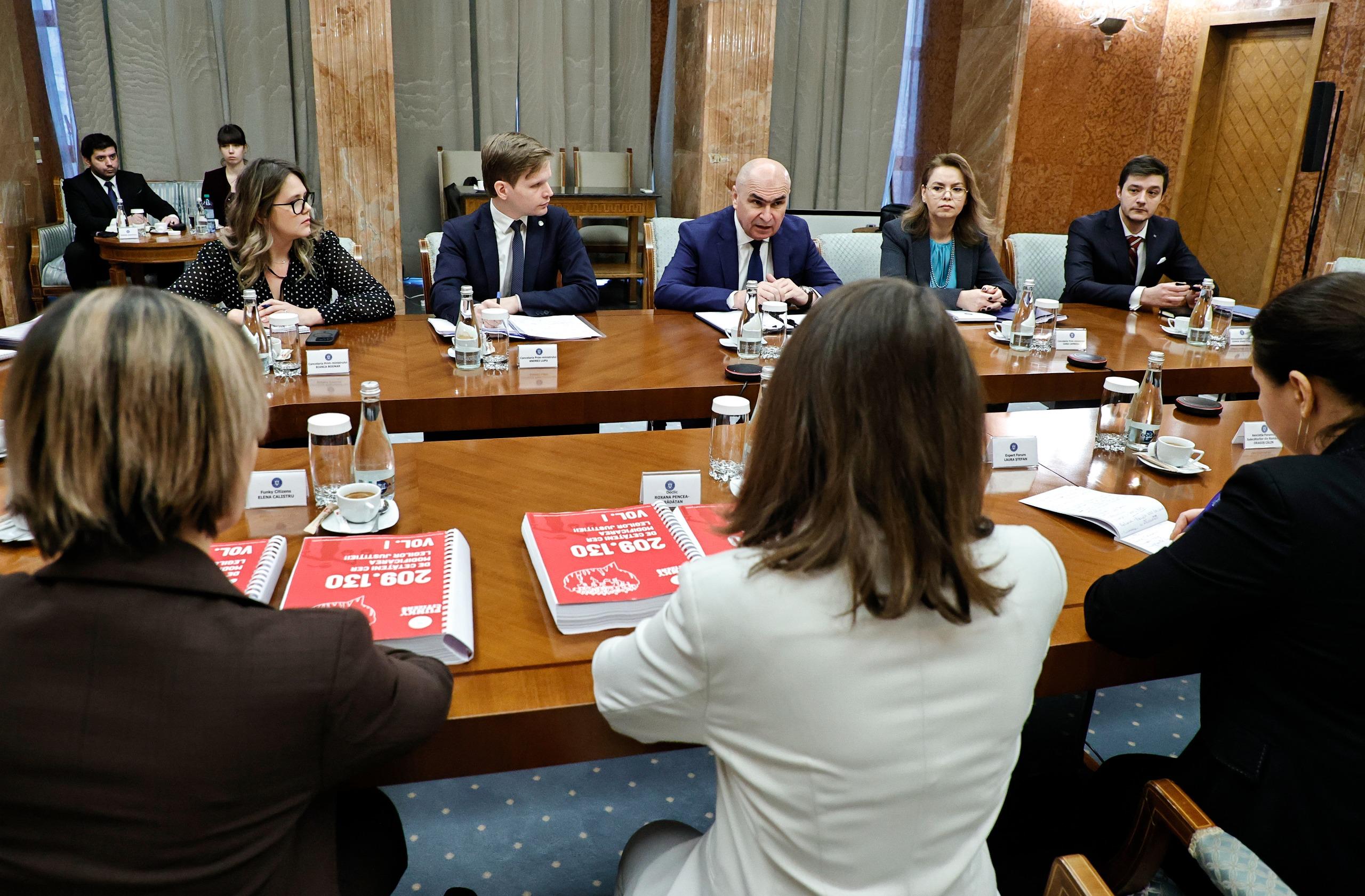 O nouă reuniune a Comitetului pentru revizuirea legilor justitiției are loc astăzi, la Palatul Victoria