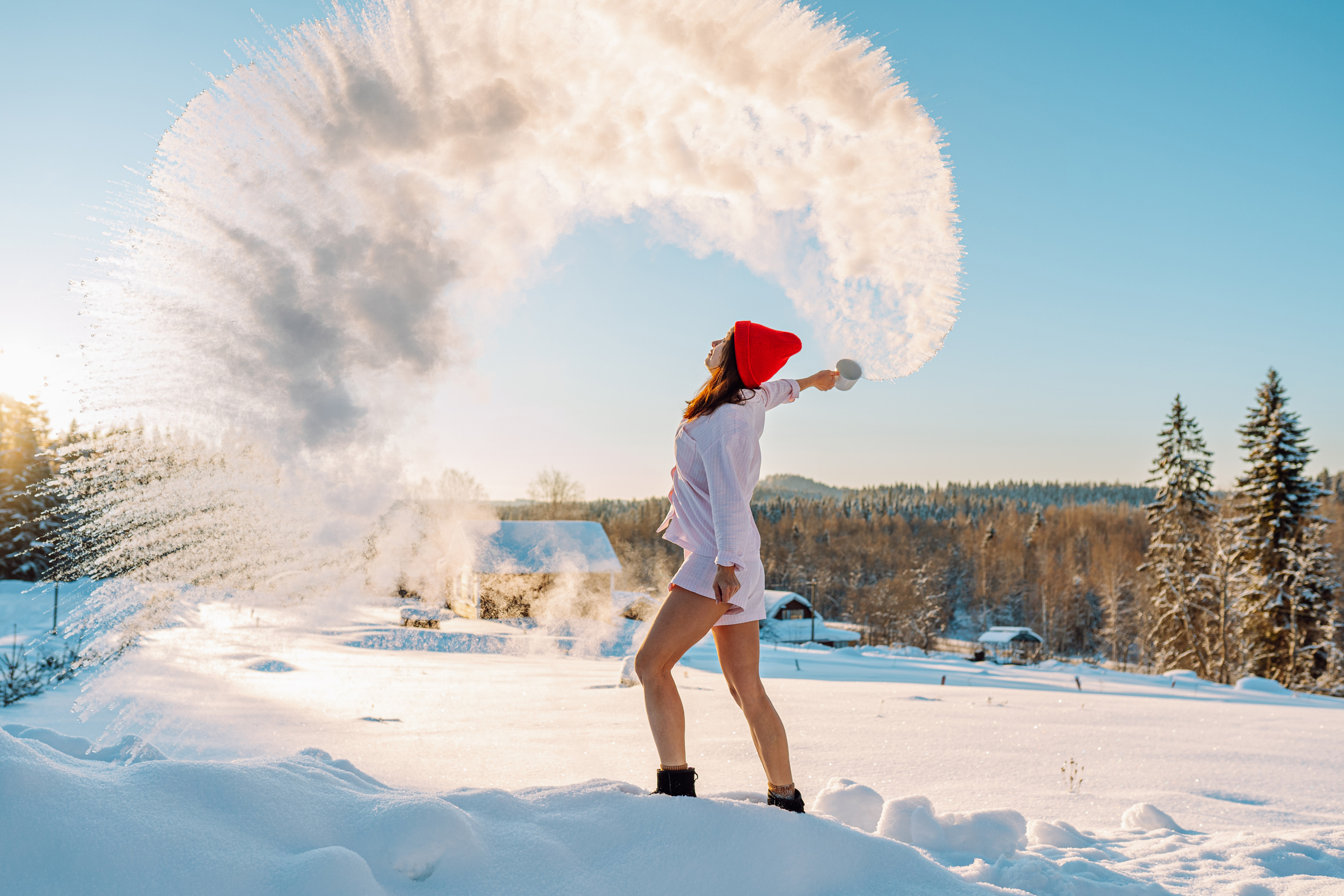 Ger cumplit peste România. Experiment la -15 grade Celsius: Cum poți transforma instant apa în cristale de gheață