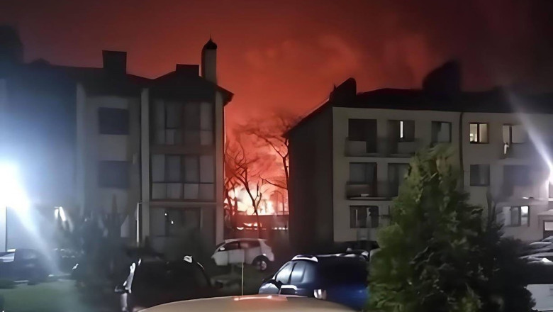 VIDEO  Dronele ucianene au lovit în această dimineață instalațiile de reparație ale aeronavelor strategice și o fabrică de drone din Taganrog