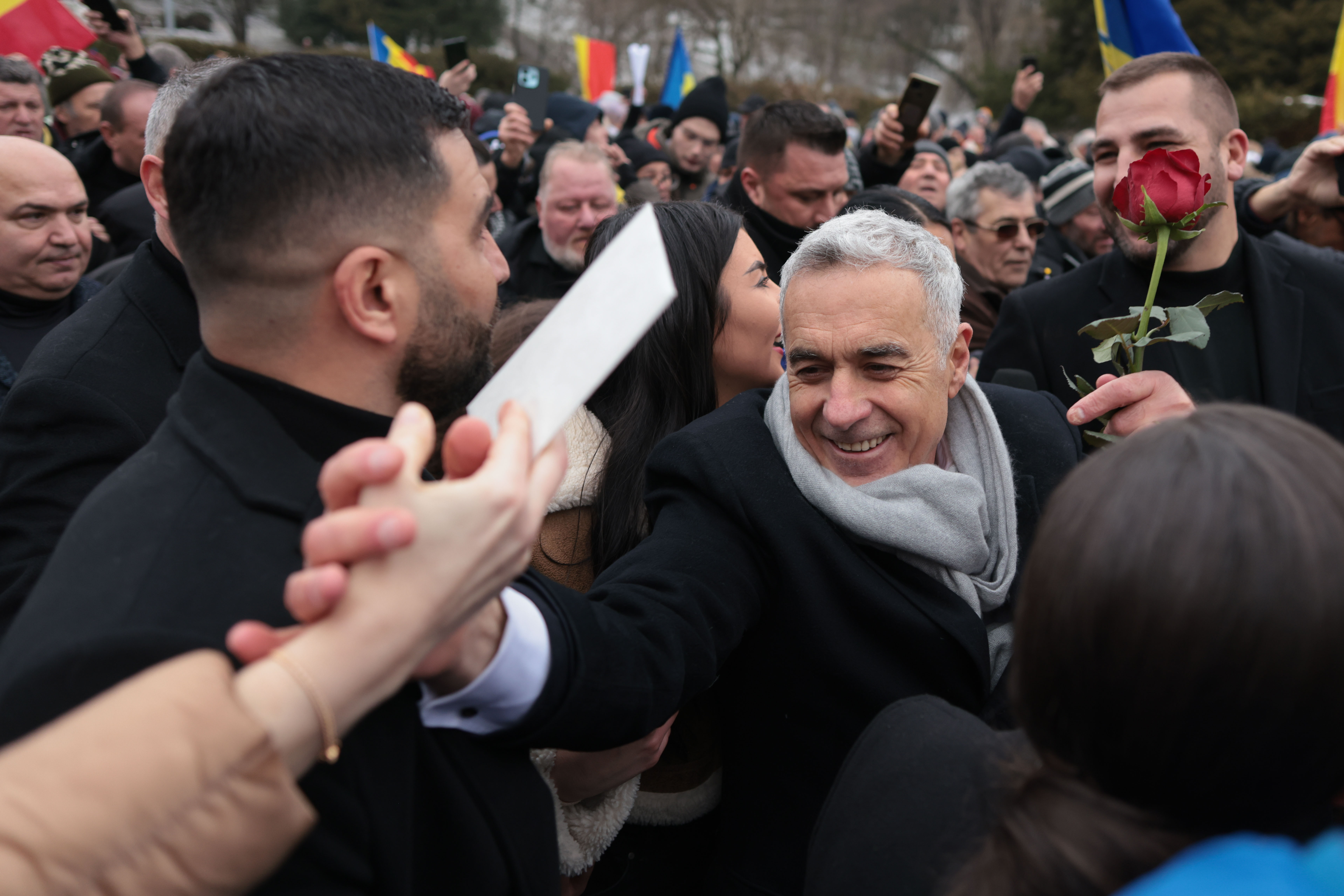 „Dumnezeu ne ține pe toți”. Călin Georgescu nu a mai încasat salariu de la Universitatea din Pitești din anul 2024 (răspuns oficial)