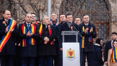 N dan la focsani, de ziua unirii , la microfon