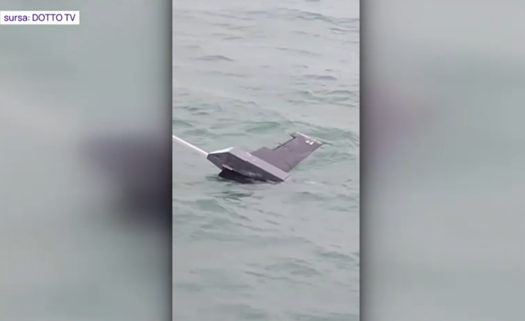 O dronă a fost semnalată în Marea Neagră. Scafandri specializaţi în explozibili, trimiși la fața locului