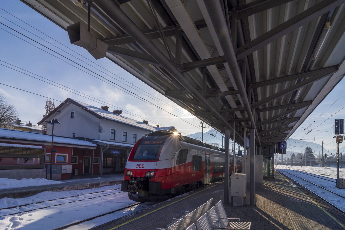 Un român a încercat să fure un tren plin cu pasageri în Austria, dar nu a reușit să pornească locomotiva