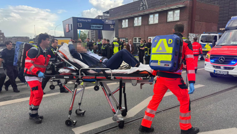paramedici la un atac cu cutitul in hamburg