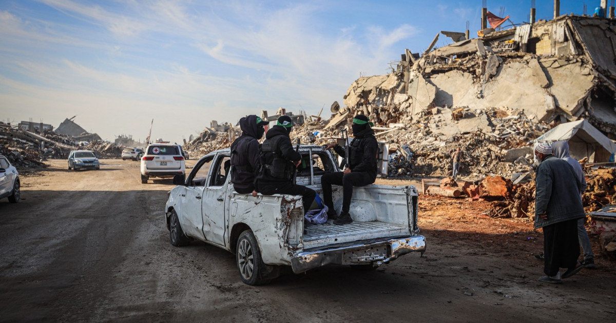 Trump spune că Hamas a ajutat la găsirea trupului ultimului ostatic israelian ținut în Gaza. „A fost o... Kép