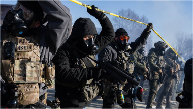 agenți ICE în Minneapolis