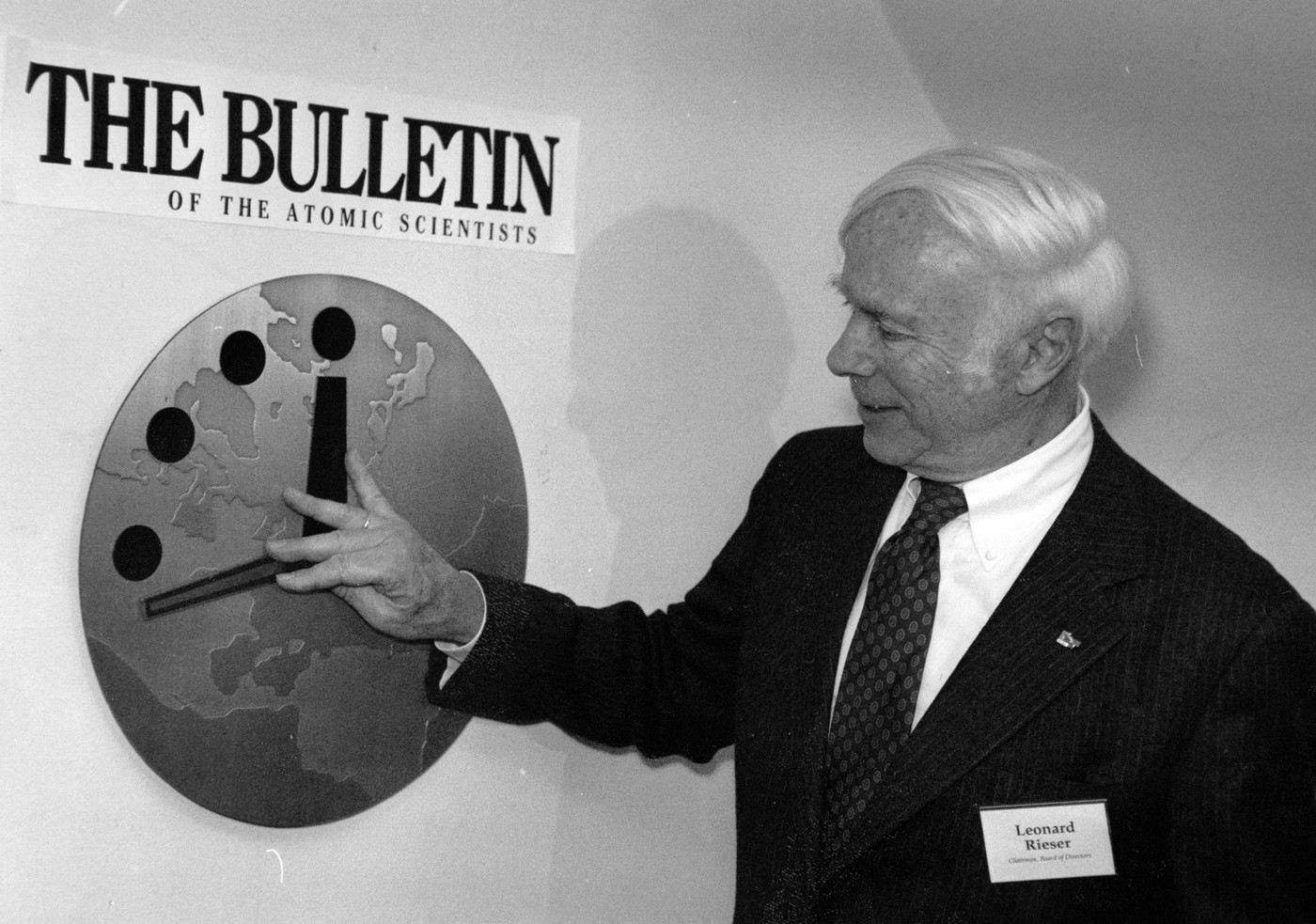 „Ceasul Apocalipsei” nu a fost niciodată atât de aproape de miezul nopții. Câte secunde mai sunt până la un posibil cataclism planetar