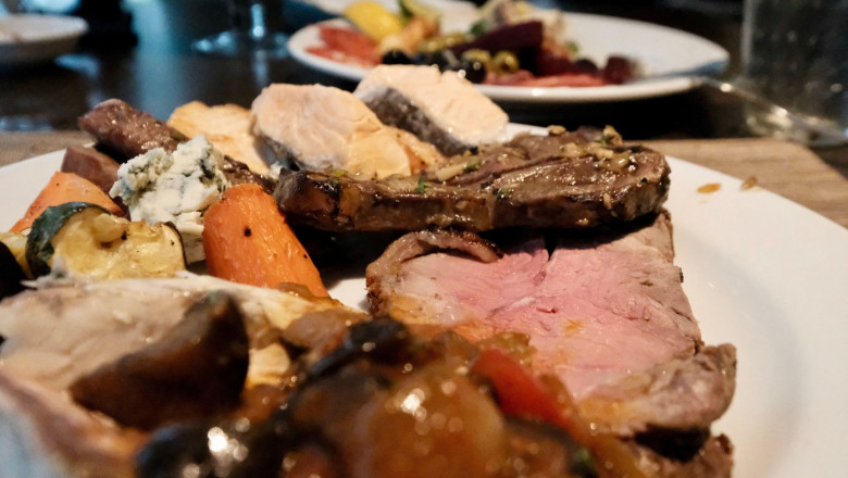 Buffett Meat and Vegetable Heavy Portions Diet