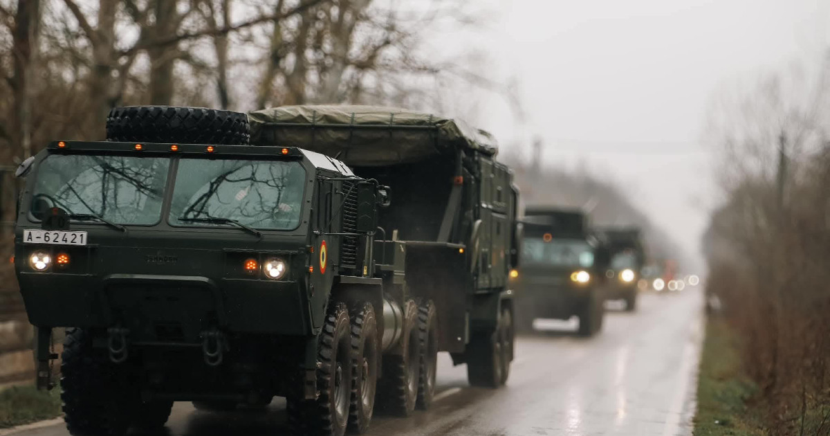 Convoaie militare prin București