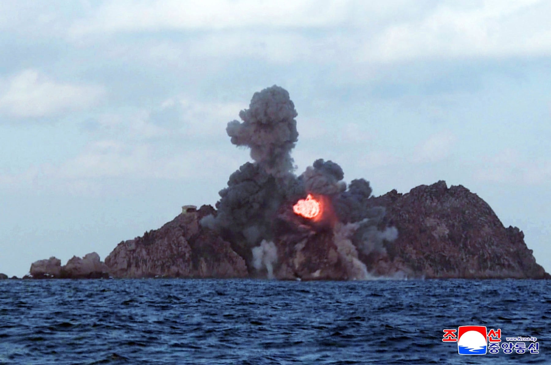 Kim Jong Un a supervizat testarea unui sistem modernizat de lansare a rachetelor. Ce a declarat liderul de la Phenian