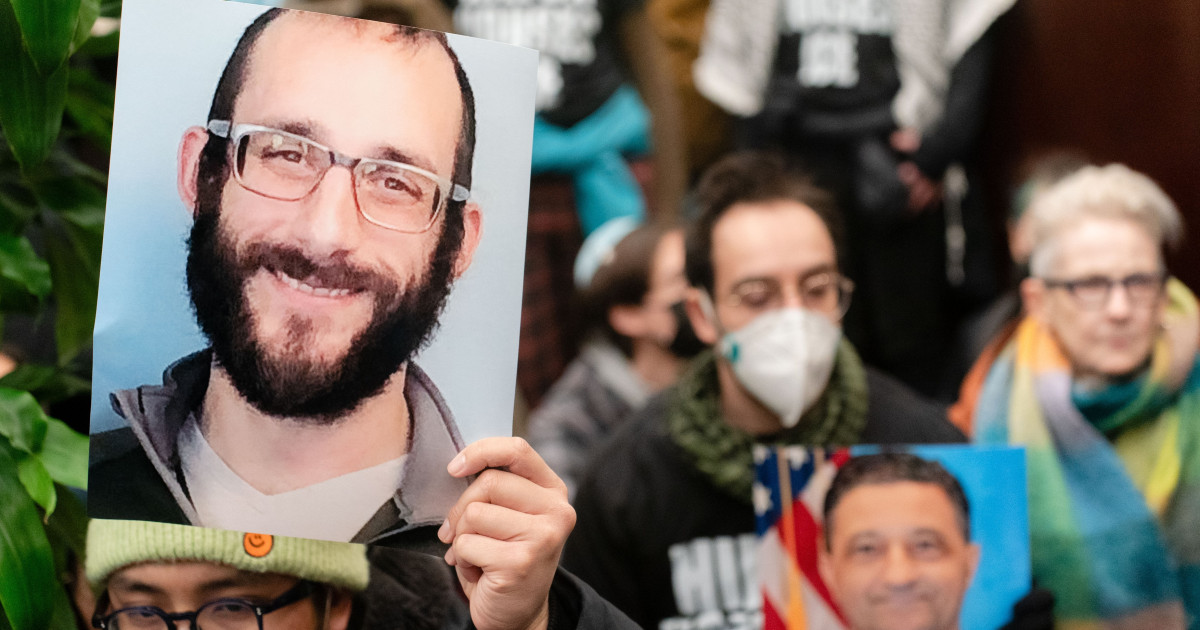 Doi agenţi implicaţi în uciderea infirmierului Alex Pretti în Minneapolis au fost suspendaţi din funcţie Kép