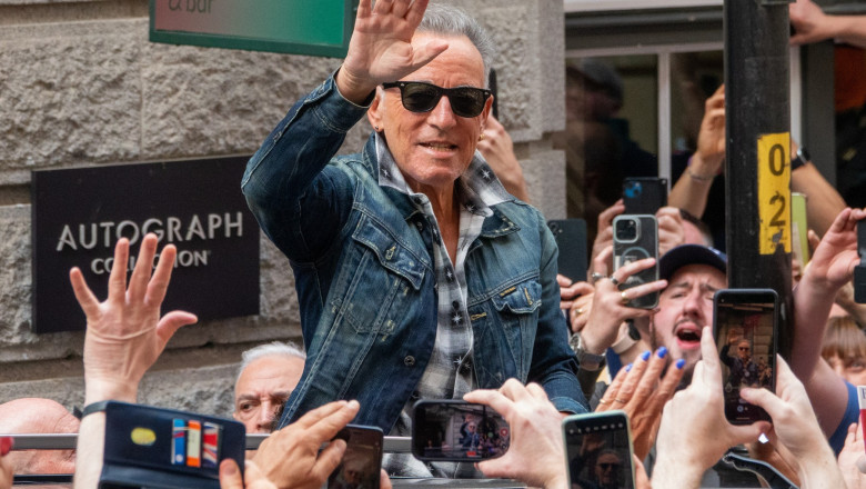 *UK Out* Bruce Springsteen's Born In The USA Censored On Radio ? 10 Jan 2026