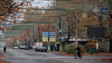 străzile din Herson protejate cu plase antidrone