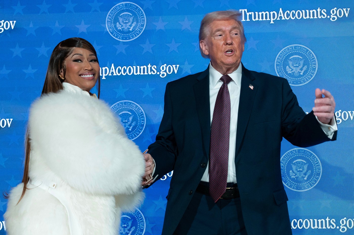 Nicki Minaj a obținut Trump Gold Card și așteaptă cetățenia „conform dorinţei minunatului, amabilului şi fermecătorului meu preşedinte”