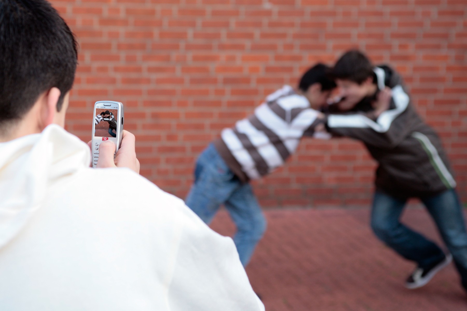 Peste 1.600 de bătăi între elevi într-un an școlar în România. Profesorii avertizează: violența a scăpat de sub control