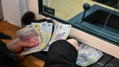 Plata impozitului cu reducere. Inquam Photos/Alex Nicodim