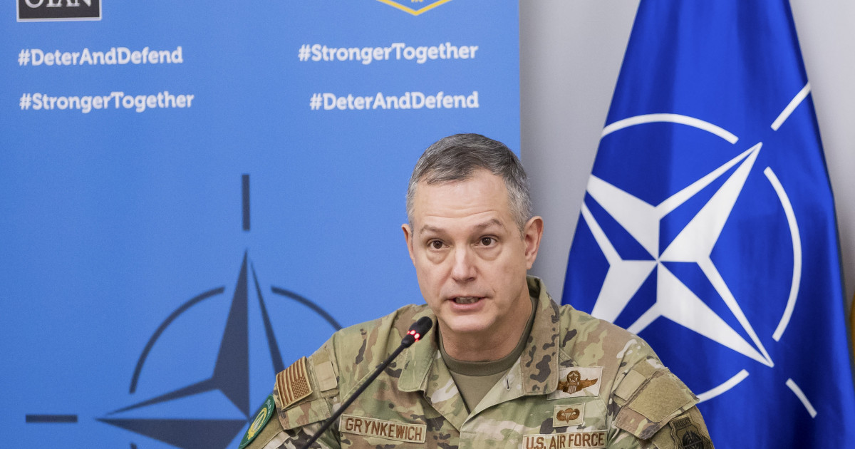 SUA cer Europei și Canadei să suplimenteze forțele militare