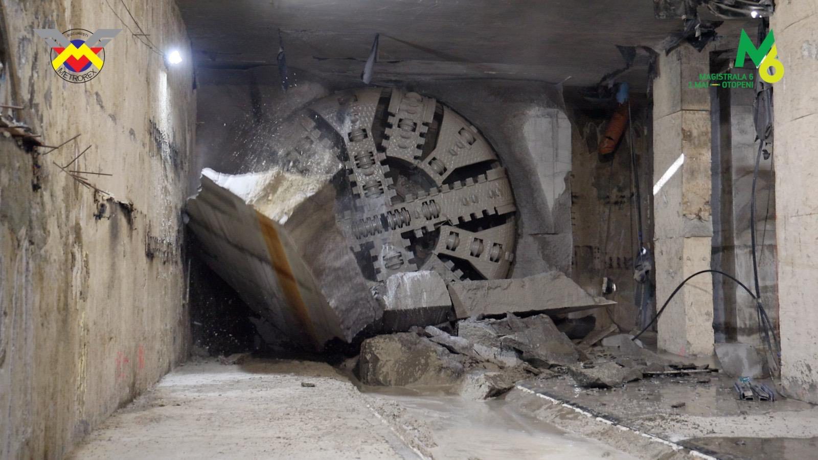 Metrorex a anunţat că scutul de forare „Sfânta Maria” a ajuns la Gara Băneasa. Tunelul realizat până acum a trecut de 2km