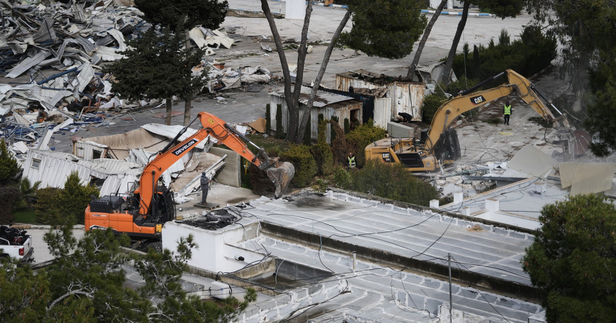 Sediul agenţiei ONU din Ierusalimul de Est, demolat de Israel. UNRWA este interzisă de statul evreu Kép