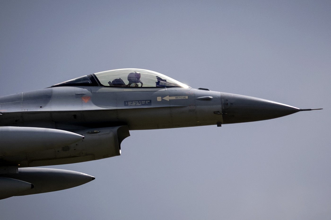 Dezinformare rusă: Danemarca vrea înapoi avioanele F-16 transferate Ucrainei pentru a le desfășura în Groenlanda